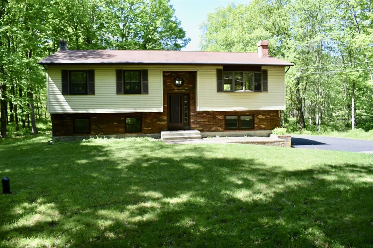 126 Carter Rd, Pleasant Valley, NY 12569 House Rental in Pleasant Valley, NY