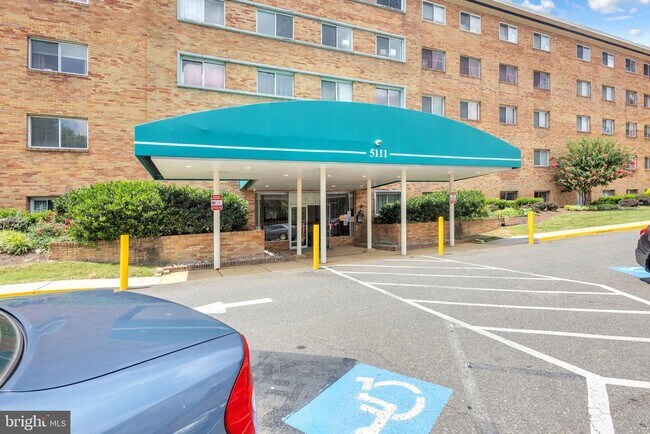Foto del edificio - 5111 8th Rd S