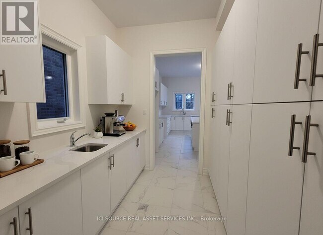 Photo du bâtiment - 190 Cannes Ave