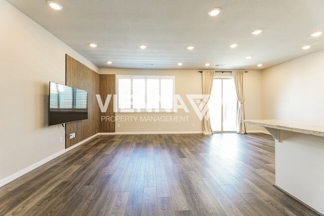 Building Photo - 4120 Gossamer St