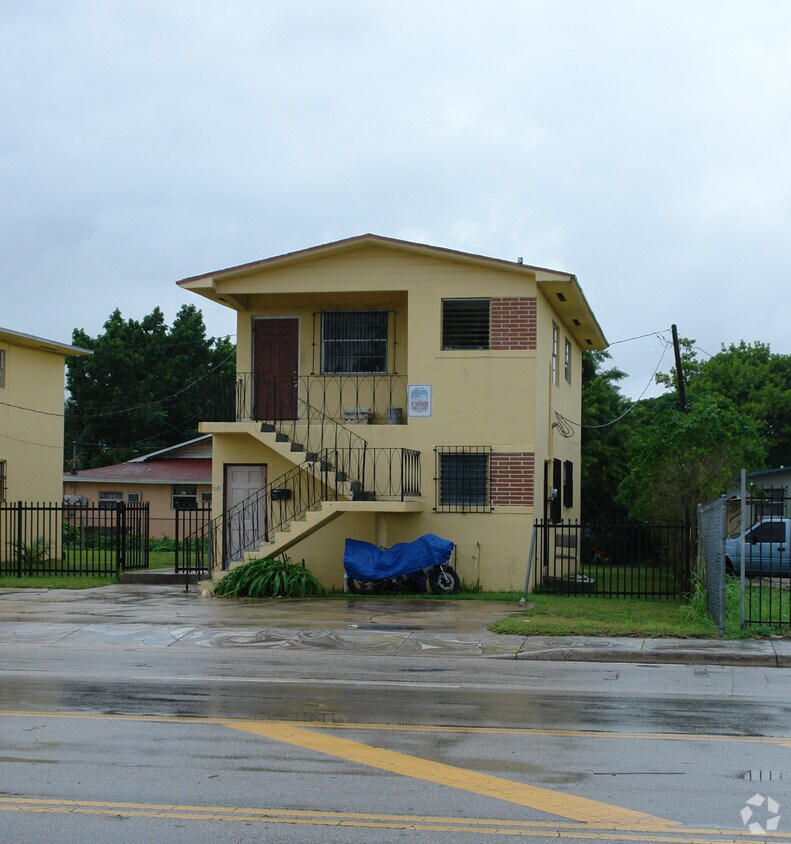 Foto del edificio - 7600-7606 N Miami Ave