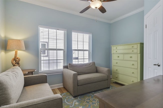 Building Photo - 2 br, 3 bath House - Cayo Hueso Sunshine