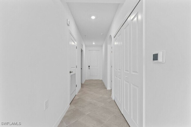 Foto del edificio - 5555 Double Eagle Cir
