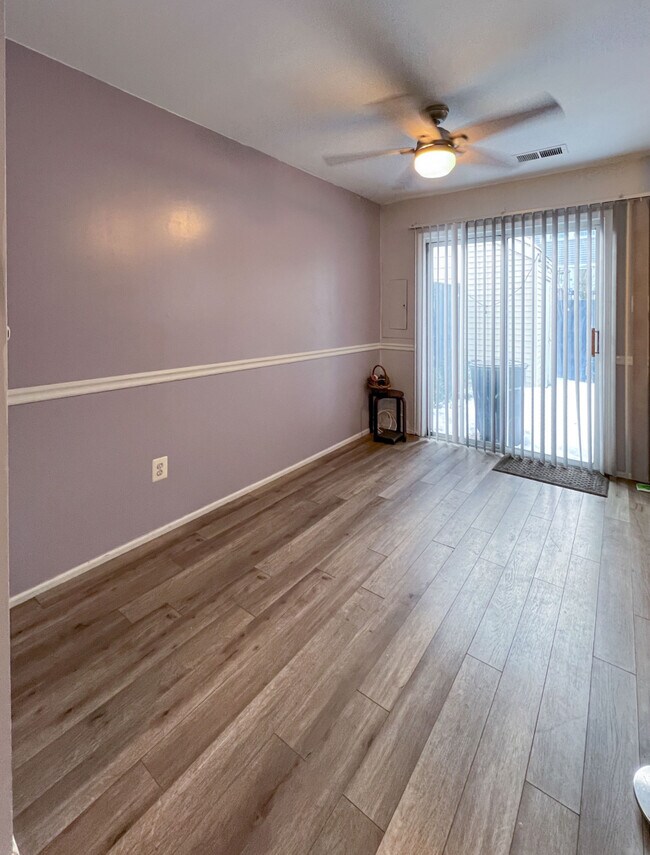 Foto del edificio - 6905 Chiswick Ln