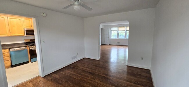Foto del edificio - 1514 Dellsway Rd