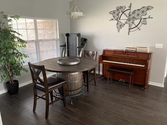 Foto del edificio - 2242 Stonewood Ln