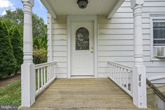 Foto del edificio - 432 Plainsboro Rd