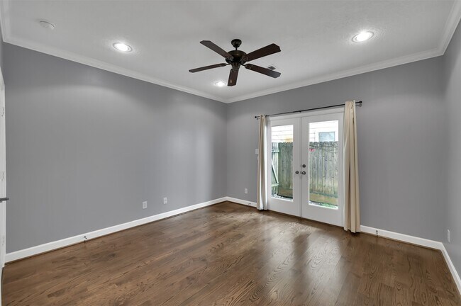 Building Photo - 3324 Chenevert St
