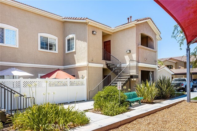 Foto principal - 41410 Juniper St
