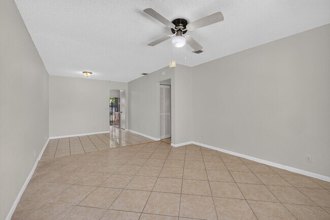 Foto del edificio - 12395 Peconic Ct