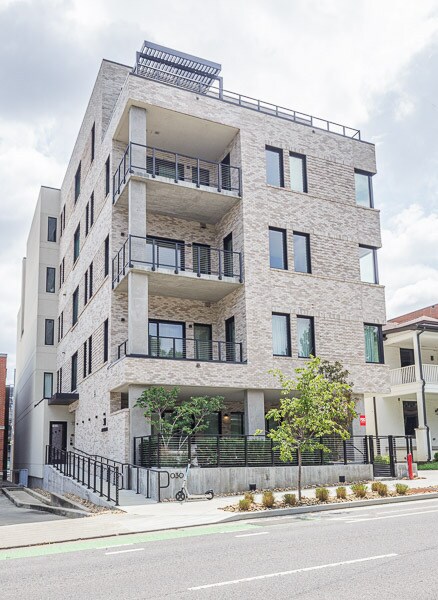 Building Photo - 1030 17th Ave S