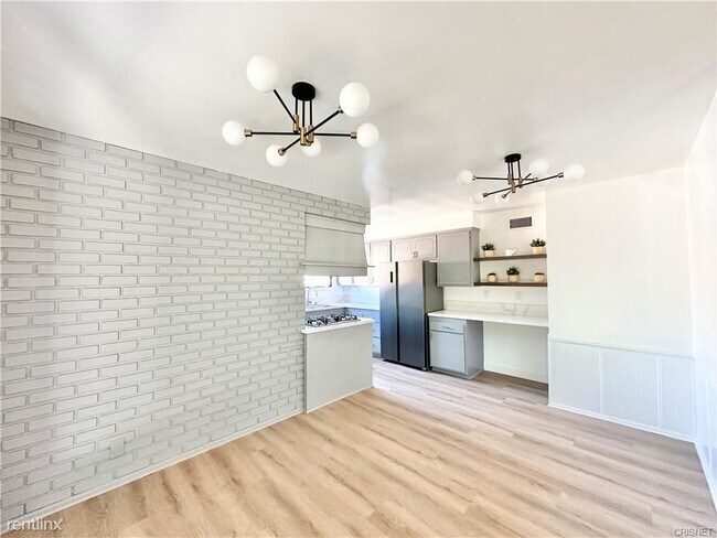 Foto del edificio - 4 br, 3 bath House - 10119 Odessa Ave