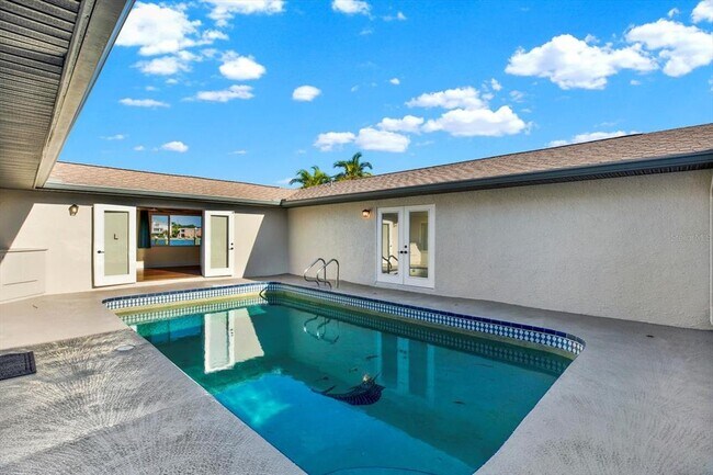 Building Photo - 47 Dolphin Dr