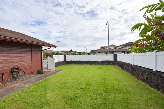 Building Photo - 3BR / 2Bath / 4Pkg - Home in Mililani!