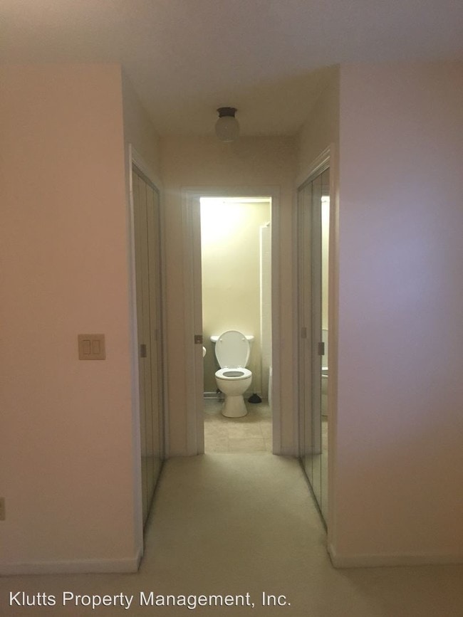 Building Photo - 2 br, 2 bath House - 7817-A Renaissance Court