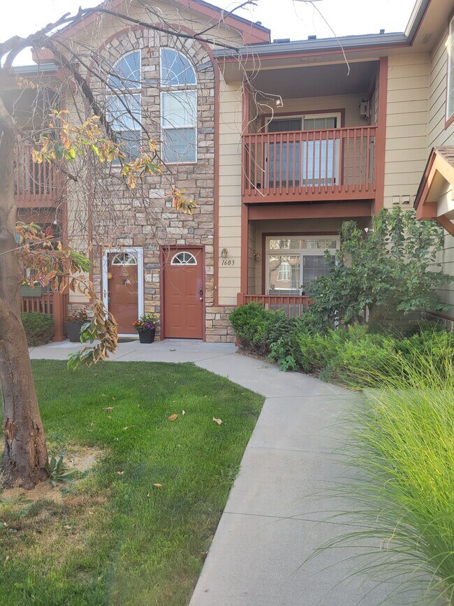 Building Photo - 3282 E 103rd Dr