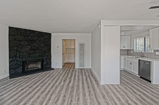 Foto del edificio - 4715 137th St