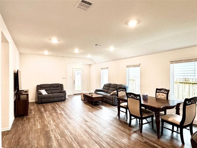 Foto del edificio - 15120 Lavender Mist Ct