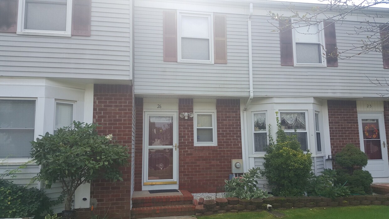 Primary Photo - 26 Tiger Lilly Ct