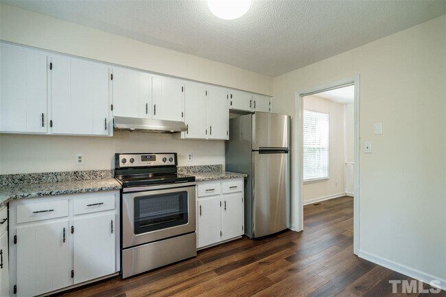 Abierto a espacios habitables - 4702 Cornwall Plz