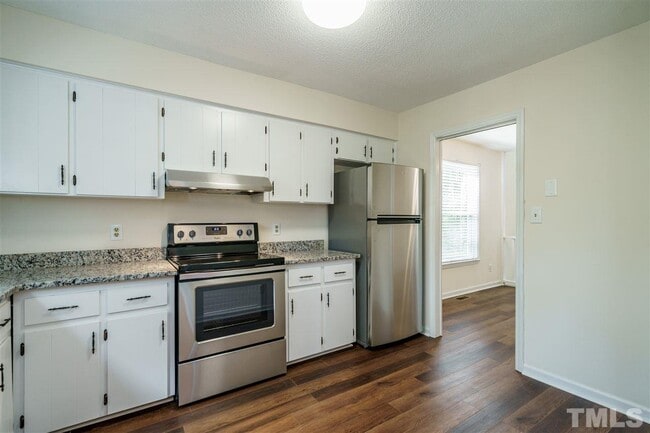 Open to living spaces - 4702 Cornwall Plz