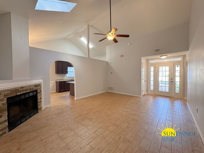Building Photo - Charming 3-Bedroom Home in Indigo Village, Niceville!