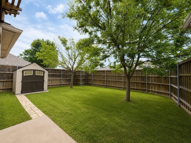 Foto del edificio - 1622 Lake Travis Dr