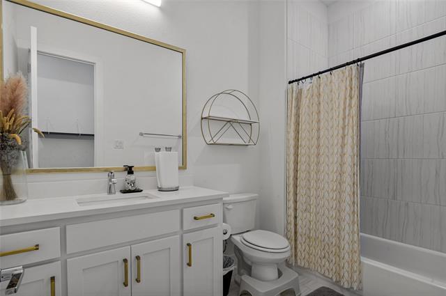 Foto del edificio - 8425 Needlegrass Rd