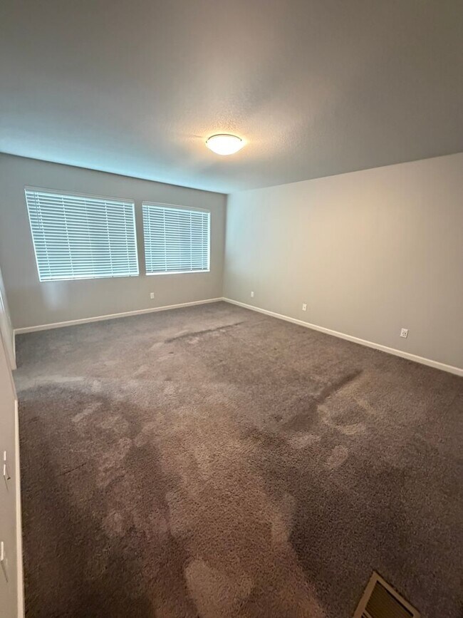 Foto del edificio - Must See Large Home in HOA Neighborhood!