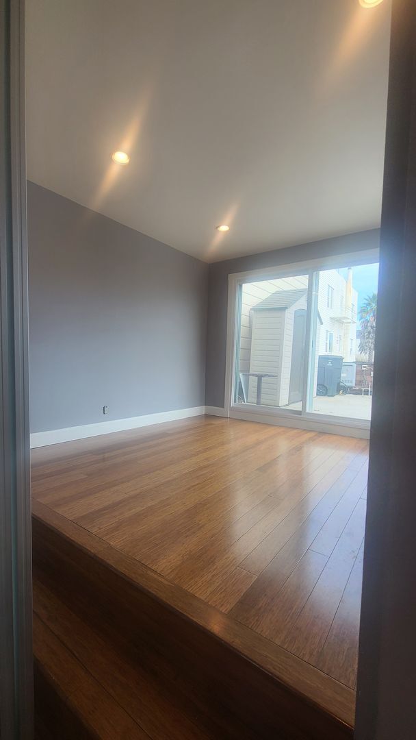 Foto del edificio - Updated super nice apt with amazing locati...