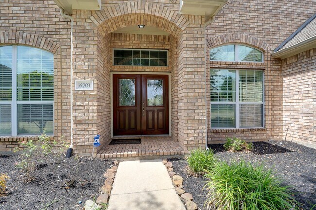 Foto del edificio - 6703 Forsythe Ln