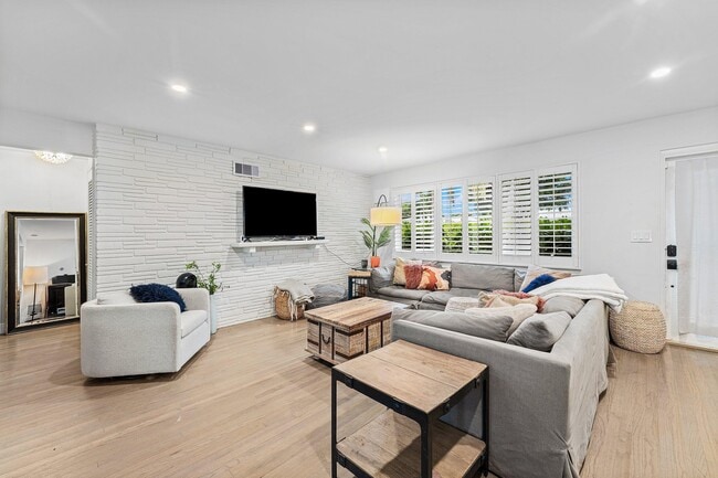 Foto del edificio - 162 Vassar Dr