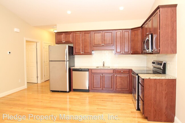 Building Photo - 101-208 Fieldstone Ln