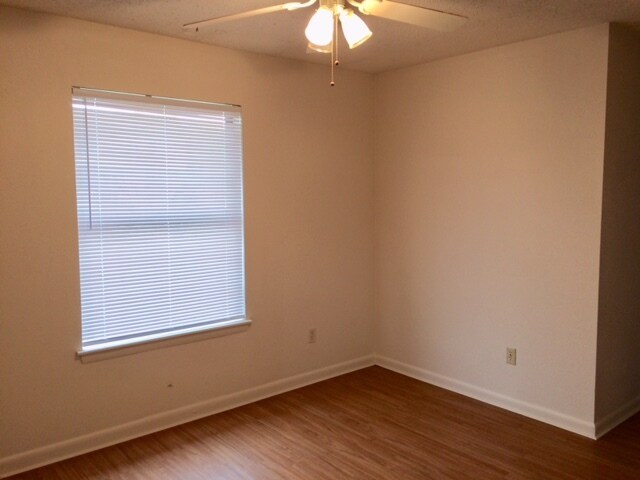 Building Photo - 621 Brierly Dr