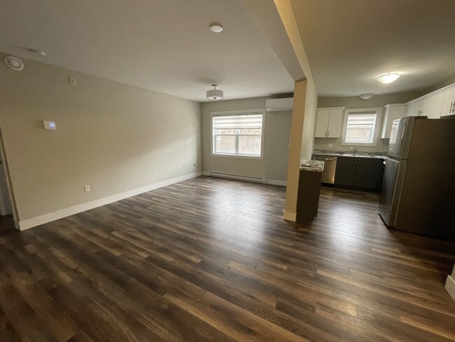 Building Photo - 4 Mitchell St