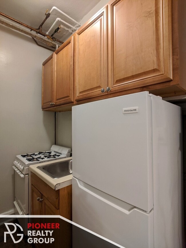 Building Photo - 2827 N Burling