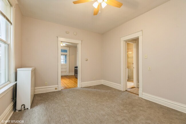 Foto del edificio - 3722 N Bosworth Ave