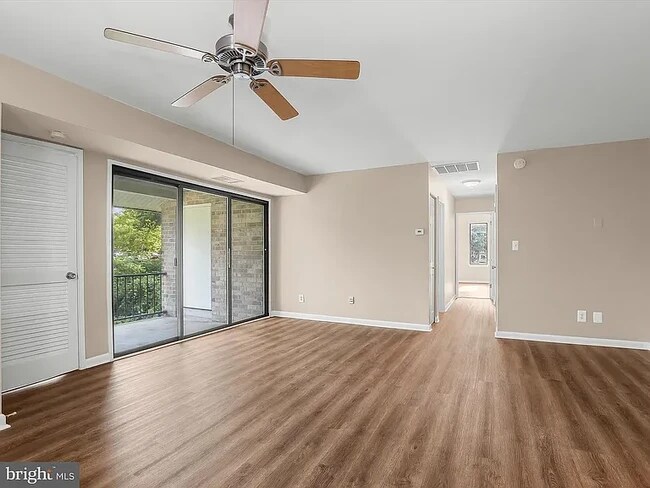 Foto del edificio - 5478 Cedar Ln