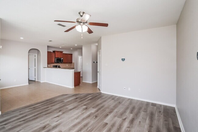 Foto del edificio - 5126 Meadow Ln