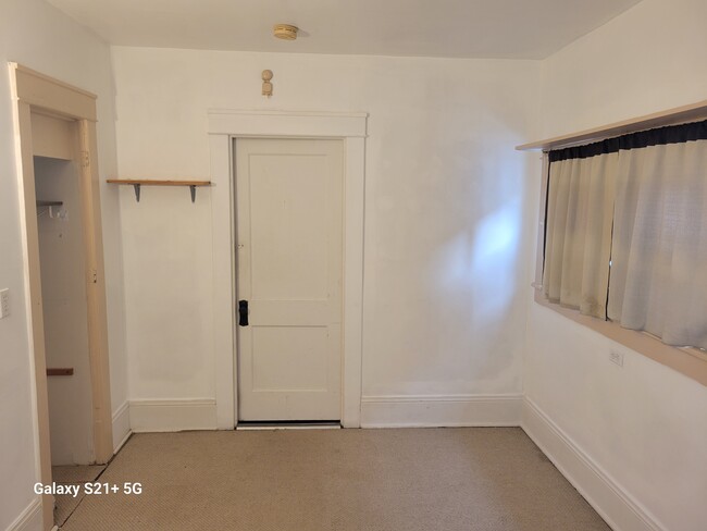 Building Photo - 1022/1024 W 30th