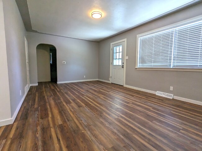 Foto del edificio - 910 2nd Ave