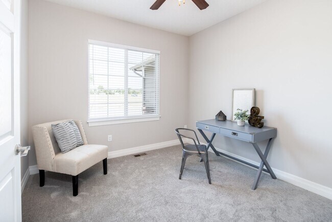 Foto del edificio - Beautiful 2BR/2BA Unit Available in Senior...