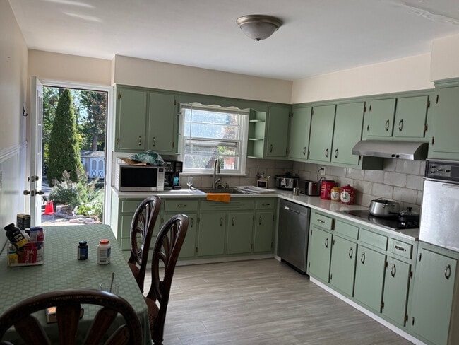 Building Photo - 20 Columbia Pl Building Photo - 20 Columbia Pl