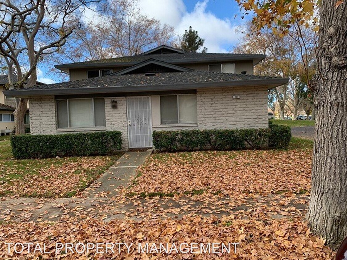 Primary Photo - 2 br, 1 bath House - 321 N. 1st Street, #1