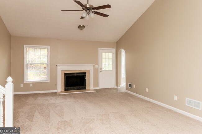 Foto del edificio - 127 Kingswood Dr