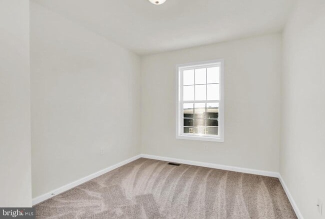 Building Photo - 31 Deatrick Dr