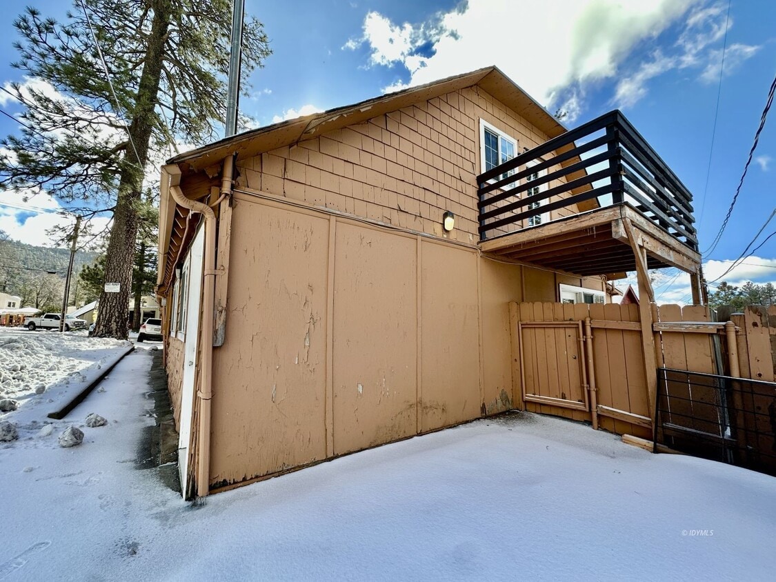 1 bedroom two story in town. House Rental in IdyllwildPine Cove, CA