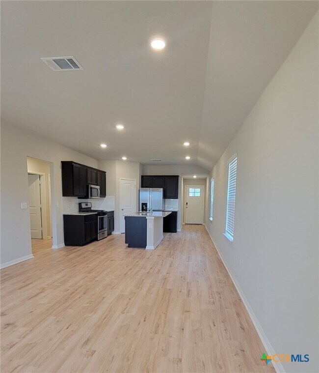 Foto del edificio - 417 Shiner Ln