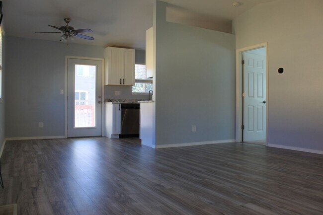 Foto del edificio - 4535 Witches Hollow Ln