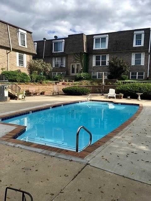 Foto principal - 1120 E 6th St